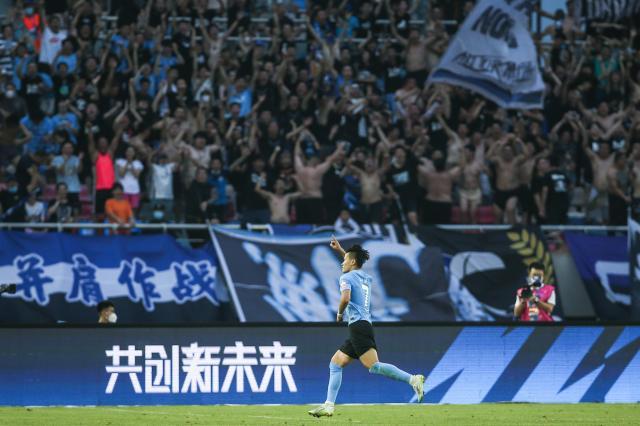 连媒：因疫情赛程边走边看 中超或增一周双赛频率