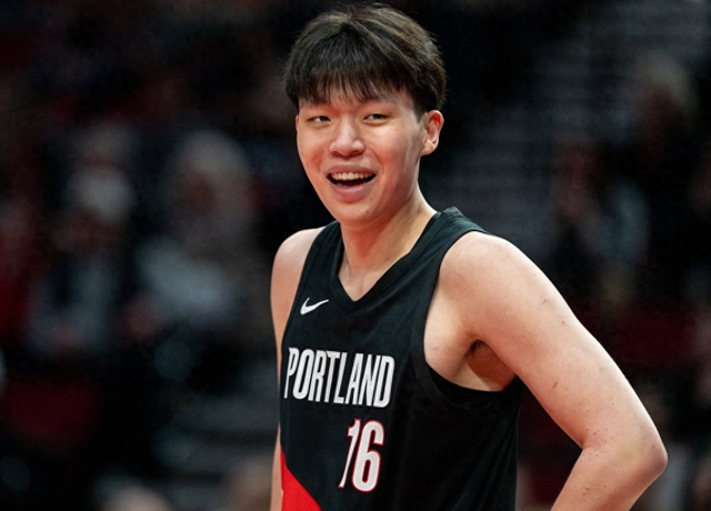 壹号娱乐网页版-杨瀚森新秀年最高9分,易建联29分,你知道姚明大郅周琦多少分吗|王治郅|最高分|谢伊·吉尔杰斯-亚历山大|尼古拉-约基奇|波特兰开拓者队_新浪体育_新浪新闻